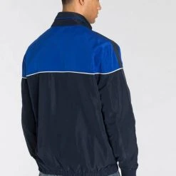 KangaROOS Verkaufsladen -KANGAROOS Verkäufe 0ed19232 2bb0 5ac7 88f5 de56bea12ca7