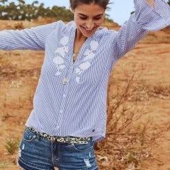 KangaROOS Hemdbluse mit Volants am Ärmel und Blumen-Stickerei vorne 16 KangaROOS Hemdbluse mit Volants am Ärmel und Blumen-Stickerei vorne -KANGAROOS Verkäufe 31252268