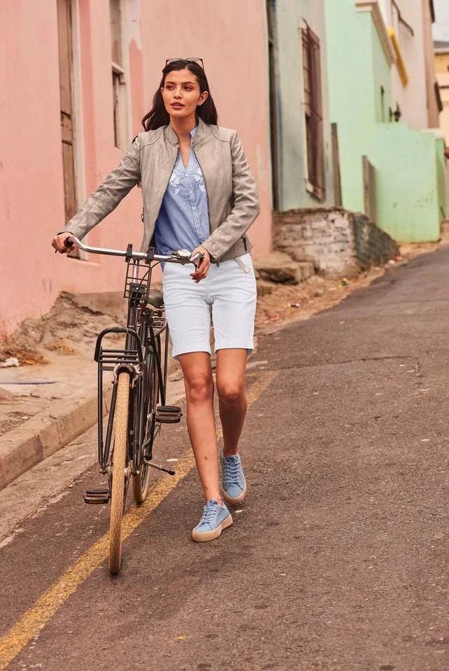 KangaROOS Hemdbluse mit Volants am Ärmel und Blumen-Stickerei vorne 8 KangaROOS Hemdbluse mit Volants am Ärmel und Blumen-Stickerei vorne – Bild 8