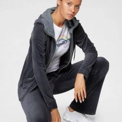 KangaROOS Jazzpants aus weichem Nicky-Samt mit collem Nieten-Logo - NEUE KOLLEKTION Schwarz, Marine 19 KangaROOS Jazzpants aus weichem Nicky-Samt mit collem Nieten-Logo - NEUE KOLLEKTION Schwarz, Marine -KANGAROOS Verkäufe a1351930 5009 57b4 9dff a9486125be0f