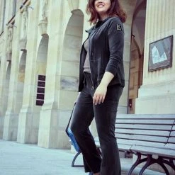 KangaROOS Jazzpants aus weichem Nicky-Samt mit collem Nieten-Logo - NEUE KOLLEKTION Schwarz, Marine 20 KangaROOS Jazzpants aus weichem Nicky-Samt mit collem Nieten-Logo - NEUE KOLLEKTION Schwarz, Marine -KANGAROOS Verkäufe e82f4123 ea79 5421 a9ee 0c68f0b14590